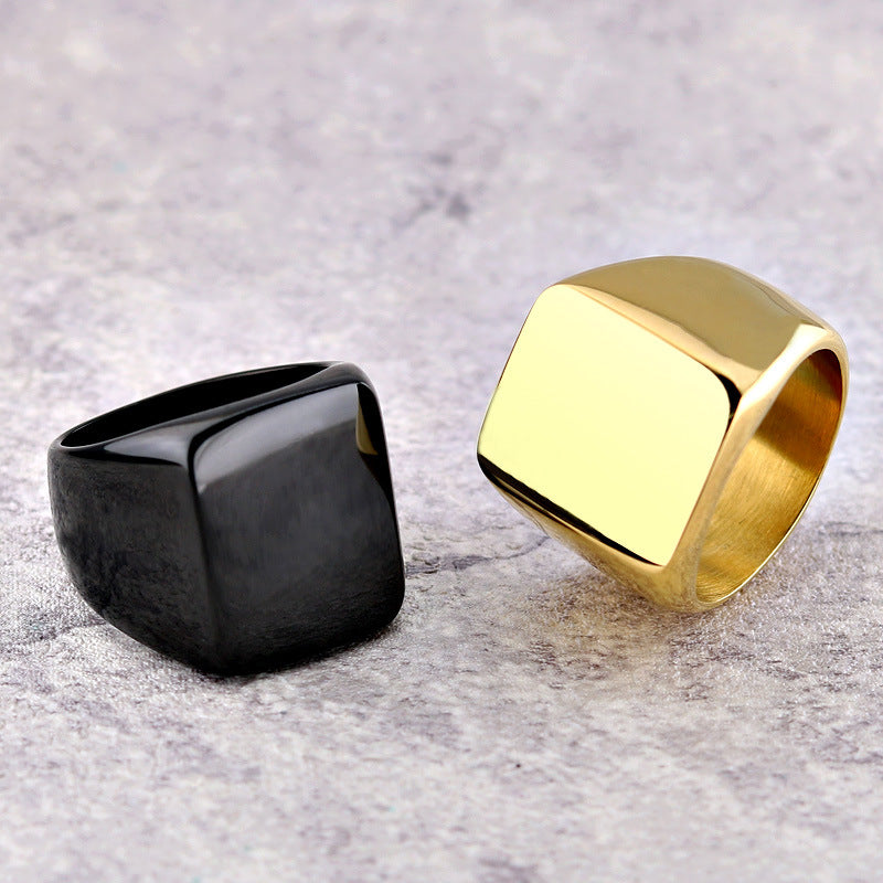Bague carrée dorée pour femme