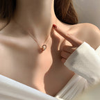 Collier à pendentif anneaux entrelacés élégant pour femme