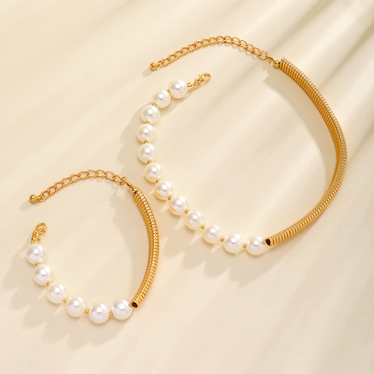Bracelet jonc pour femme avec perles élégantes
