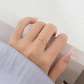 Bague minimaliste ondulée pour femme