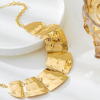 Collier statement pour femme avec éléments géométriques