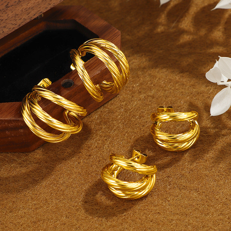 Boucles d'oreilles élégantes pour femme au design incurvé