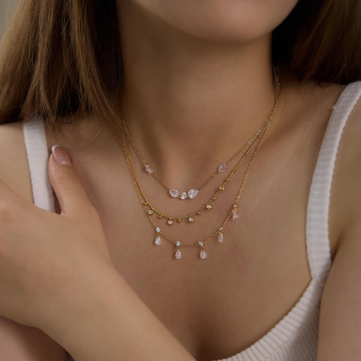 Collier pour femme avec détails en cristal étincelant en acier inoxydable