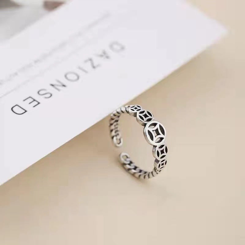 Bague ouverte pour femme avec détails délicats