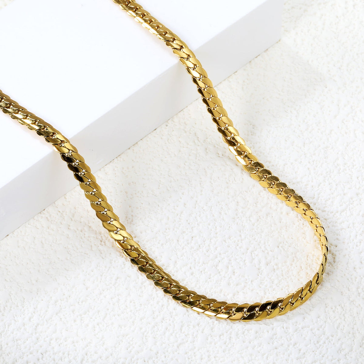 Kette mit Flechtmuster und verstellbarem Verschluss
