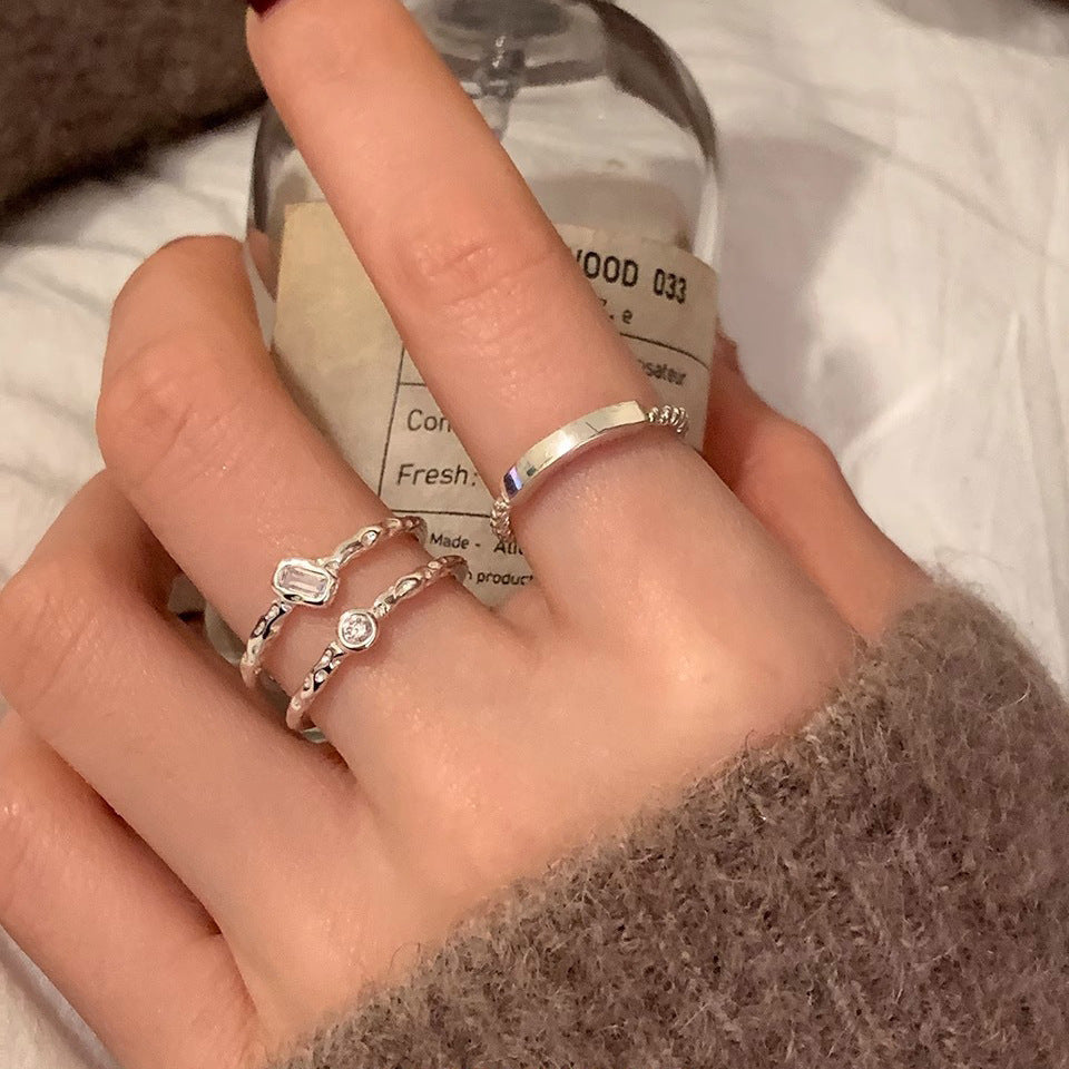 Bague élégante pour femme avec design torsadé