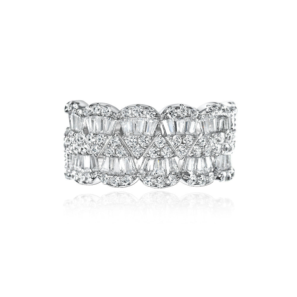 Bague de luxe pour femme avec ornements en zircone