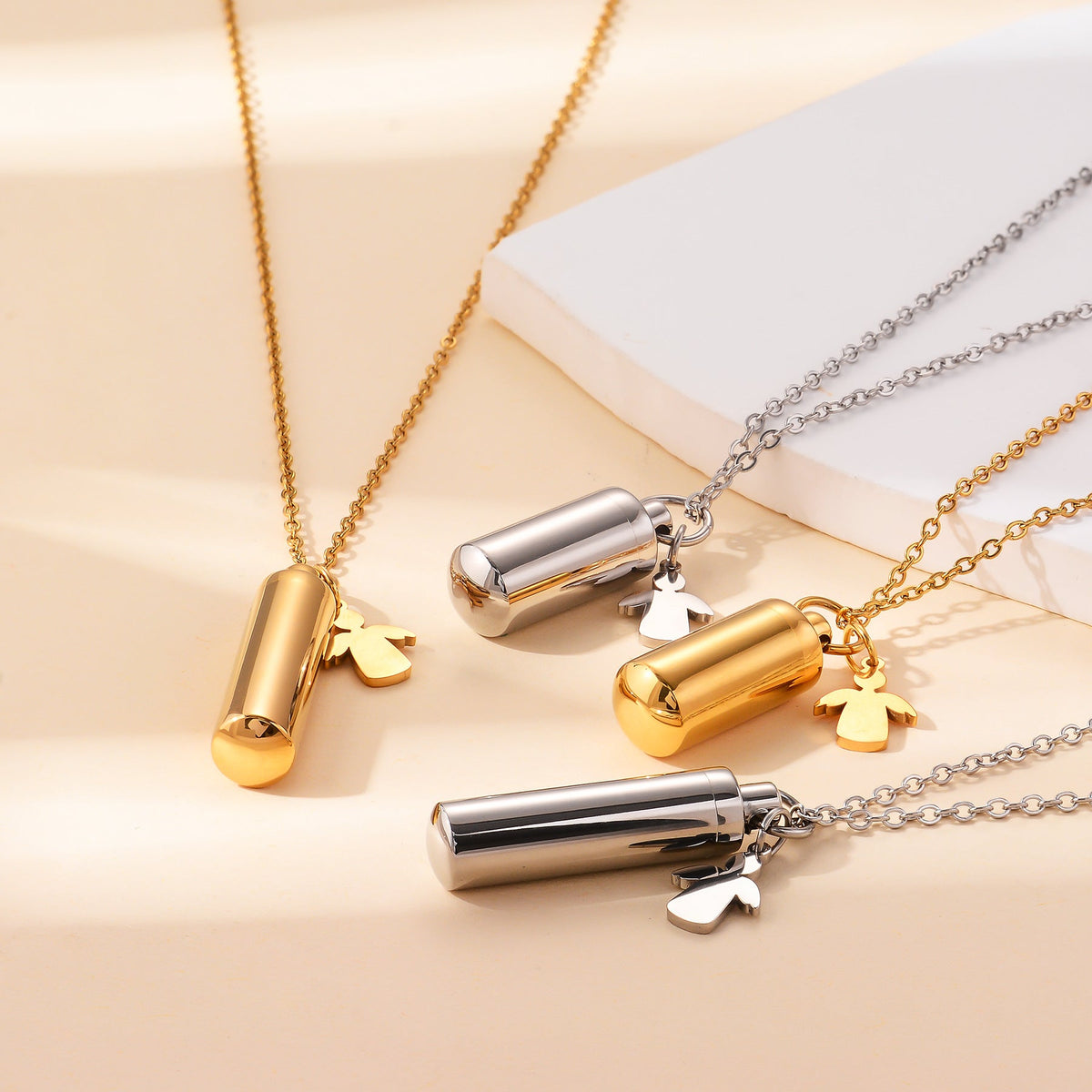 Collier pour femme avec pendentif capsule personnalisable