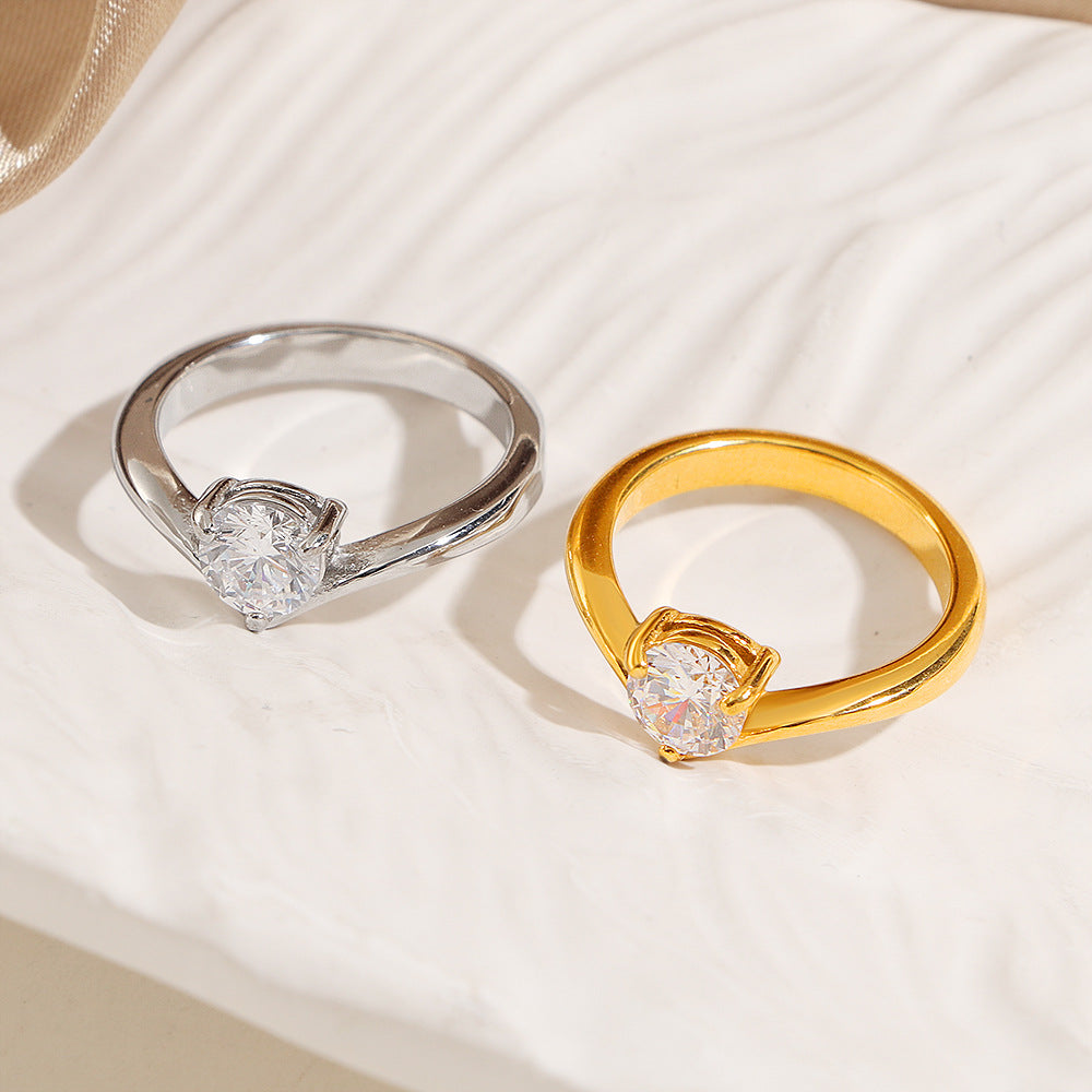 Bague solitaire élégante en forme de cœur pour femme