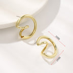 Clous d'oreilles pour femme design tressé artistique