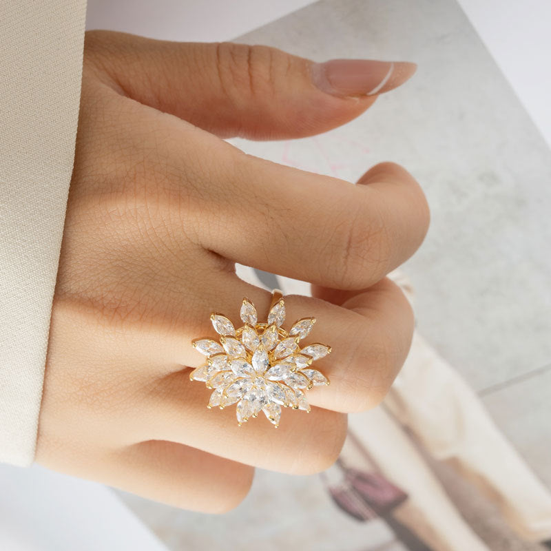 Bague en cristal de haute qualité avec motif floral