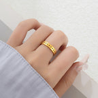 Bague pour femme avec motif ondulé élégant