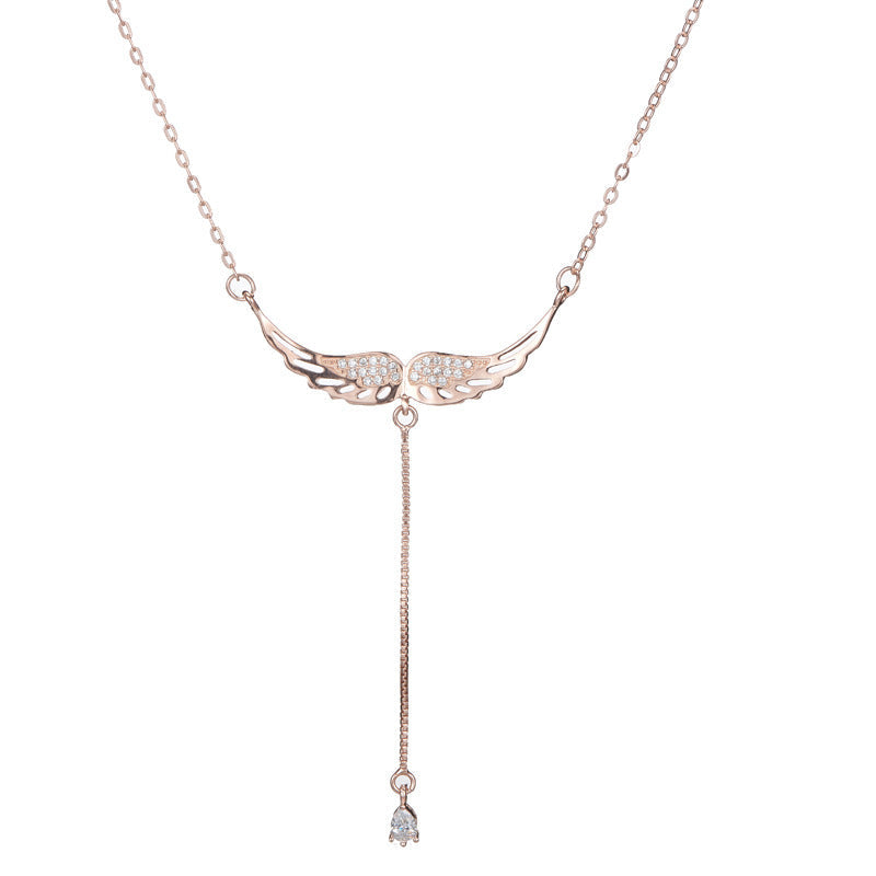 Collier pour femme avec design ailes d'ange et zircons étincelants