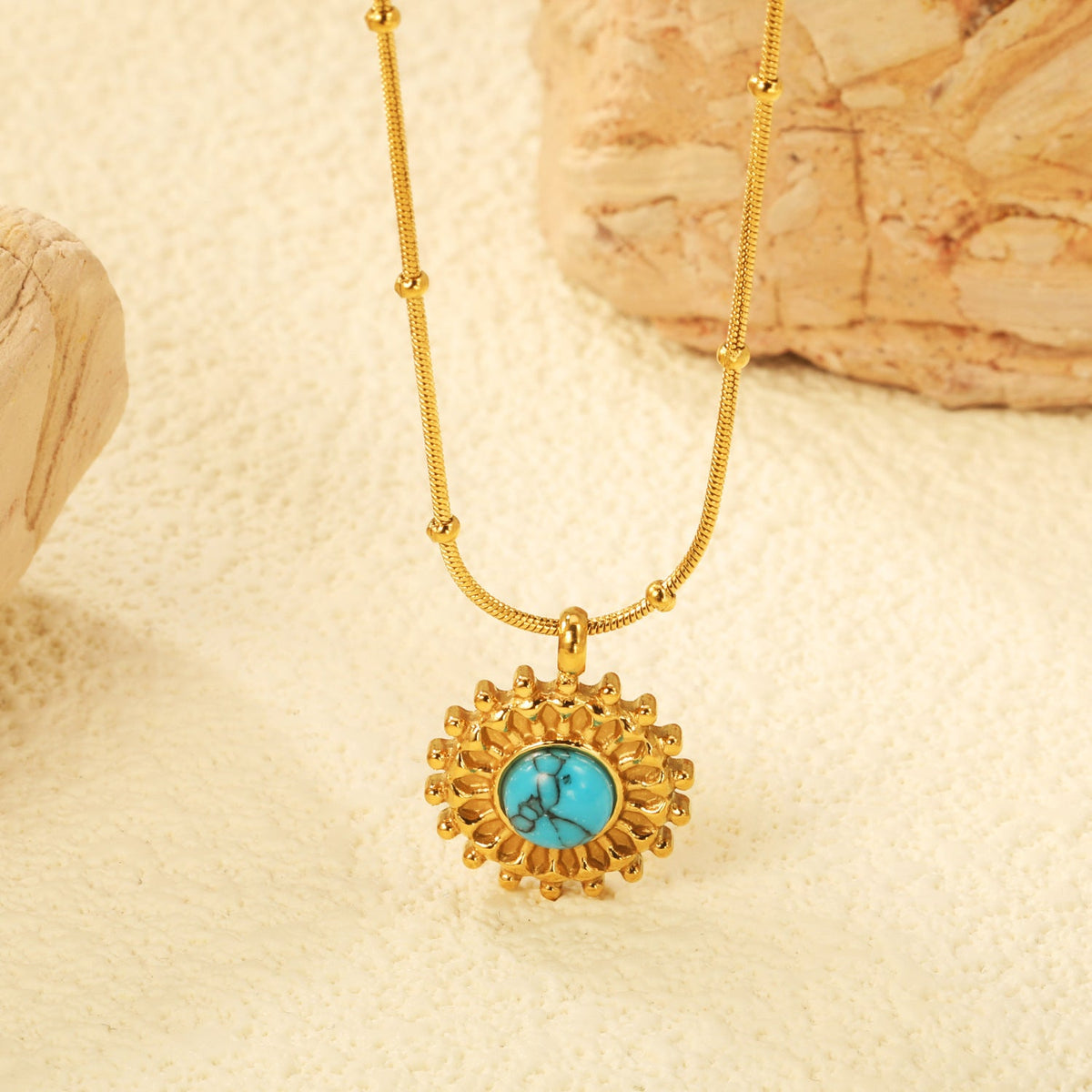 Collier pour femme avec pendentif soleil et chaîne réglable