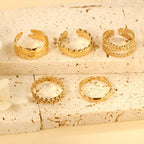 Bague élégante pour femme au design incurvé