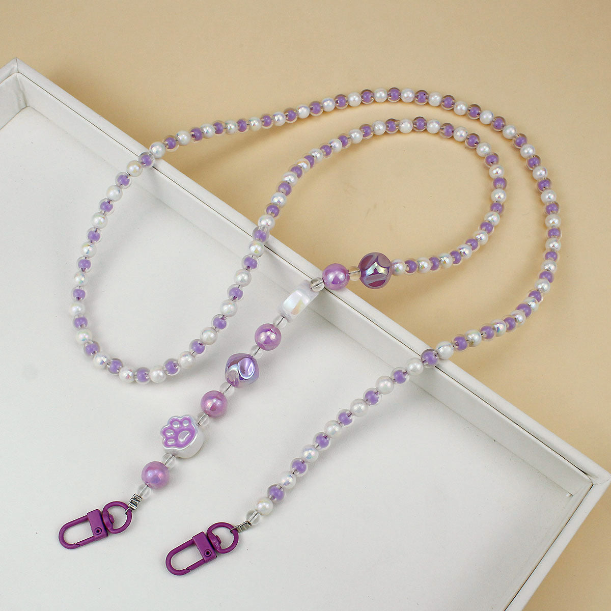 Collier élégant perles et chaîne