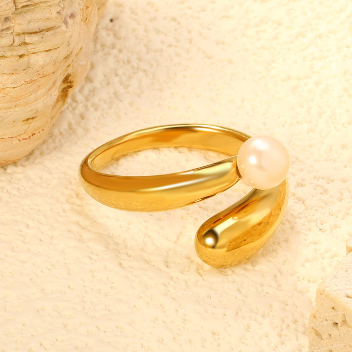 Bague ouverte pour femme motif coquillage et perle