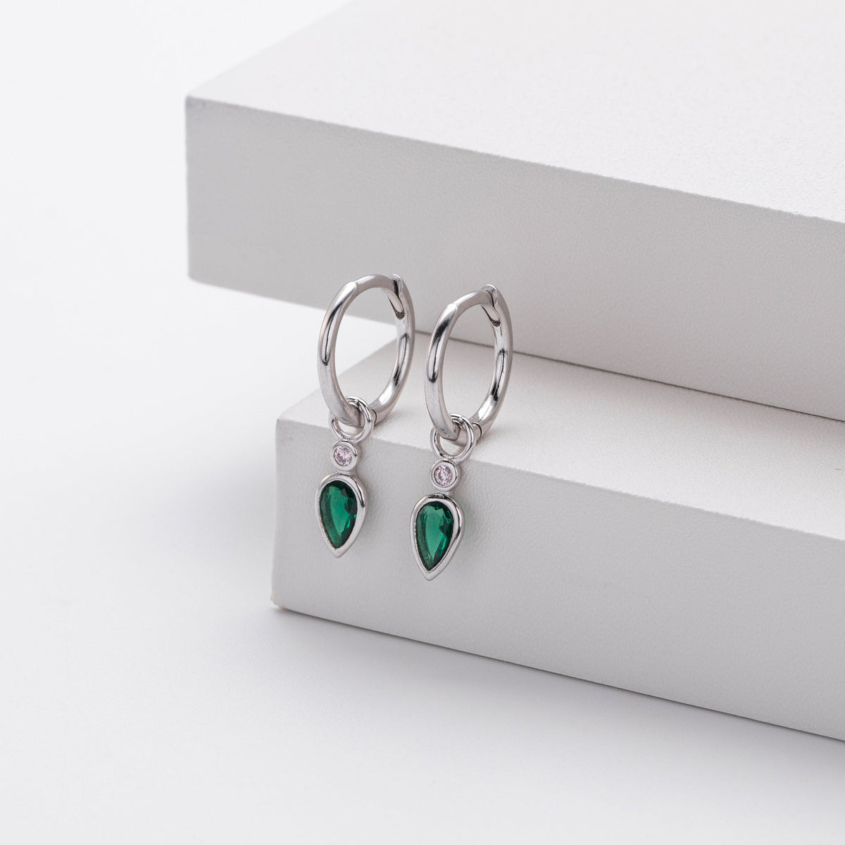 Boucles d'oreilles pendantes en argent sterling 925 avec zircons