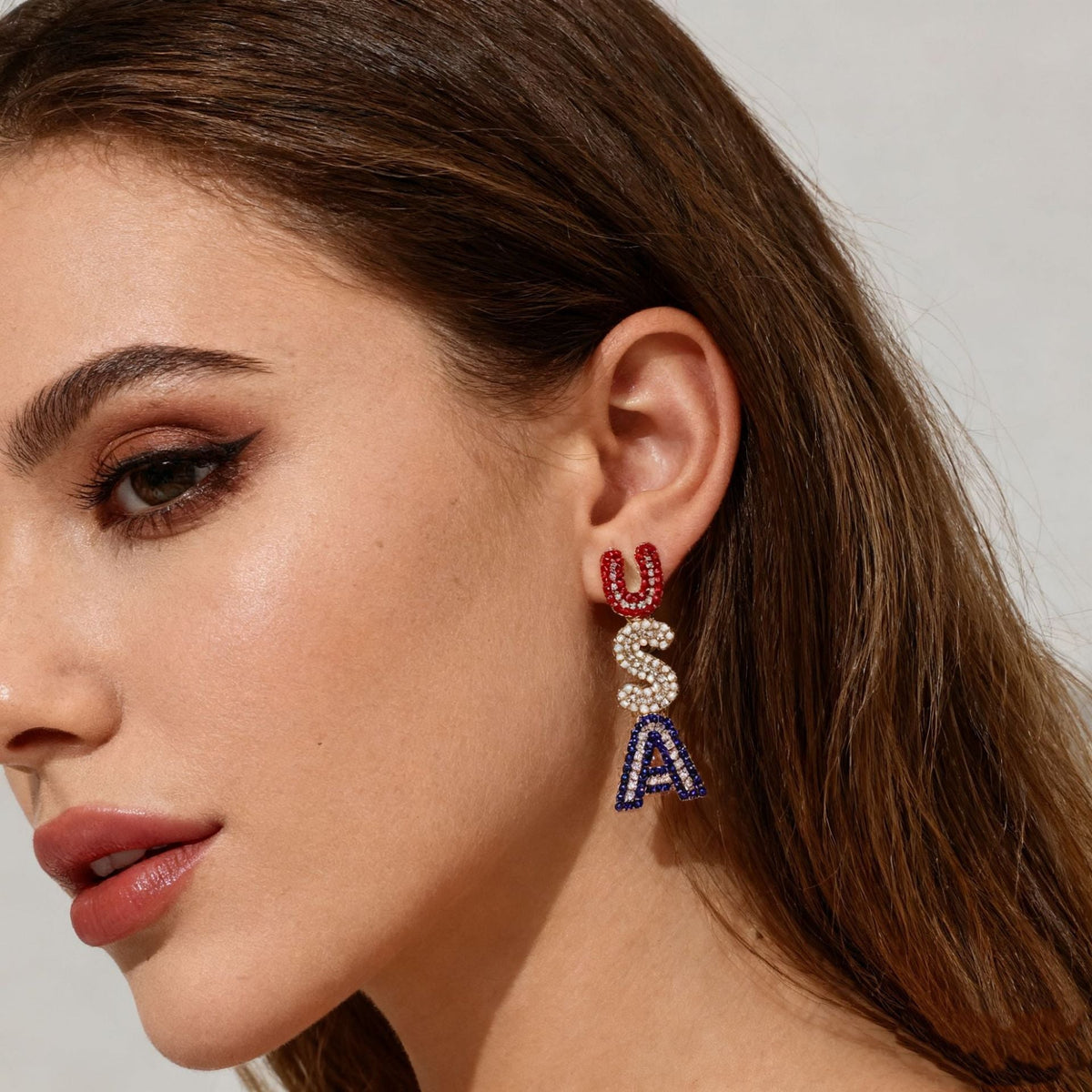 Boucles d'oreilles statement scintillantes pour femme avec perles de cristal