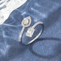 Bague élégante pour femme avec zircone étincelante et design à double sertissage