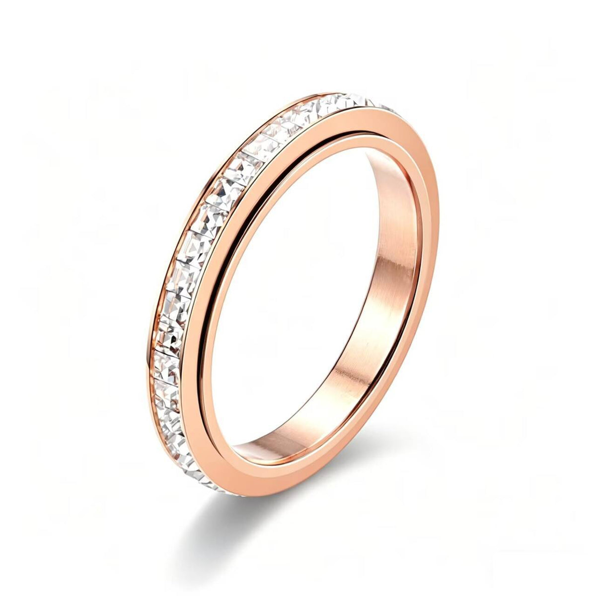Bague pour homme avec cristaux et surface noire élégante