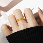 Bague pour femme au design incurvé élégant