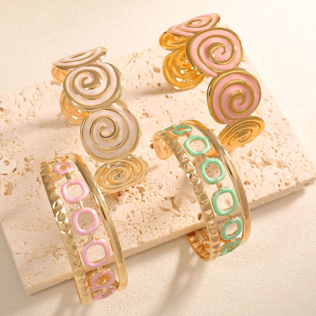 Bracelet jonc pour femme design spirale