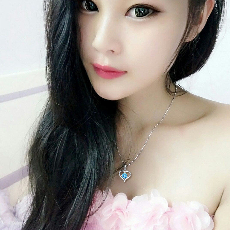 Collier pour femme avec pendentif cœur et zircon étincelant