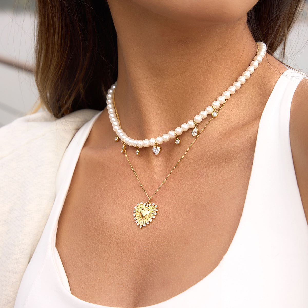Collier pour femme avec perles et pendentifs en zircone