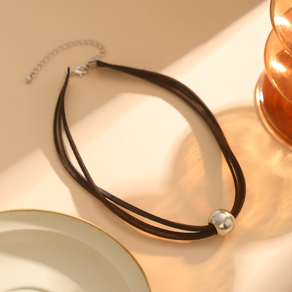 Collier multi-rangs pour femme avec accents dorés