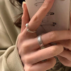 Bague ouverte pour femme au design incurvé et accent minimaliste