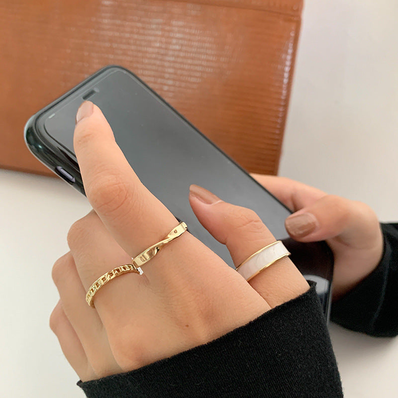 Bague pour femme au design texturé artistique