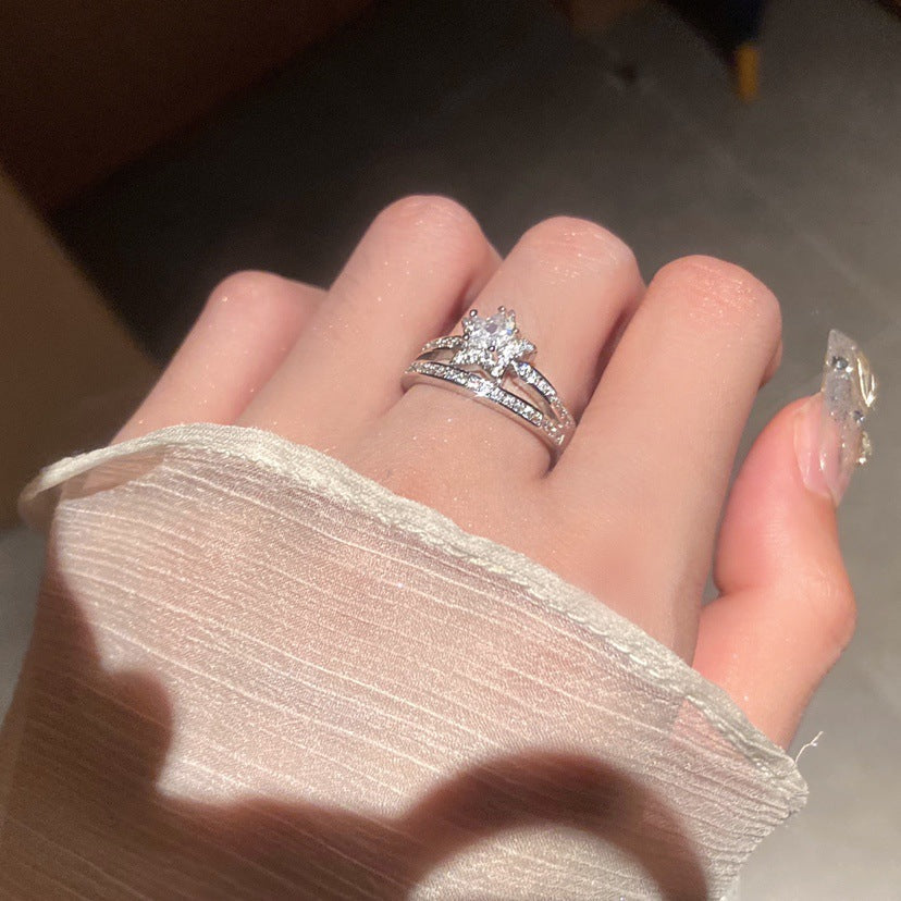 Bague pour femme avec motif étoile et zircons