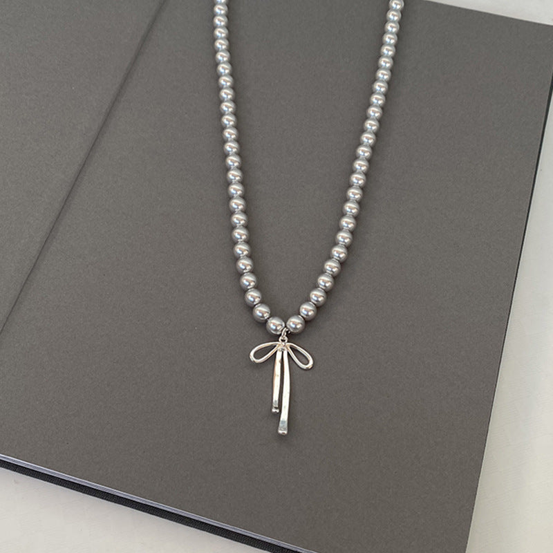 Collier délicat en perles