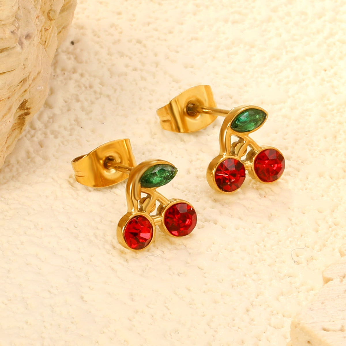 Boucles d'oreilles puces pour femme motif cerise