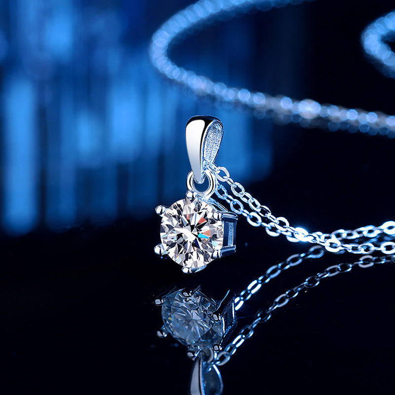 Collier pour femme avec pendentif en zircon étincelant et chaîne fine