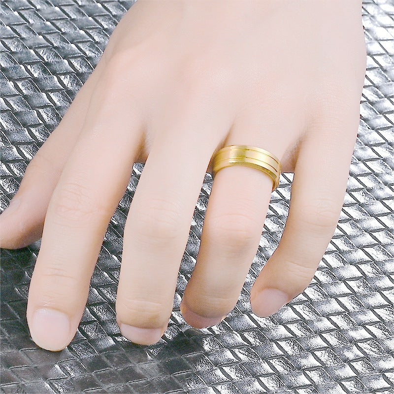Bague pour homme avec surface texturée et accents modernes