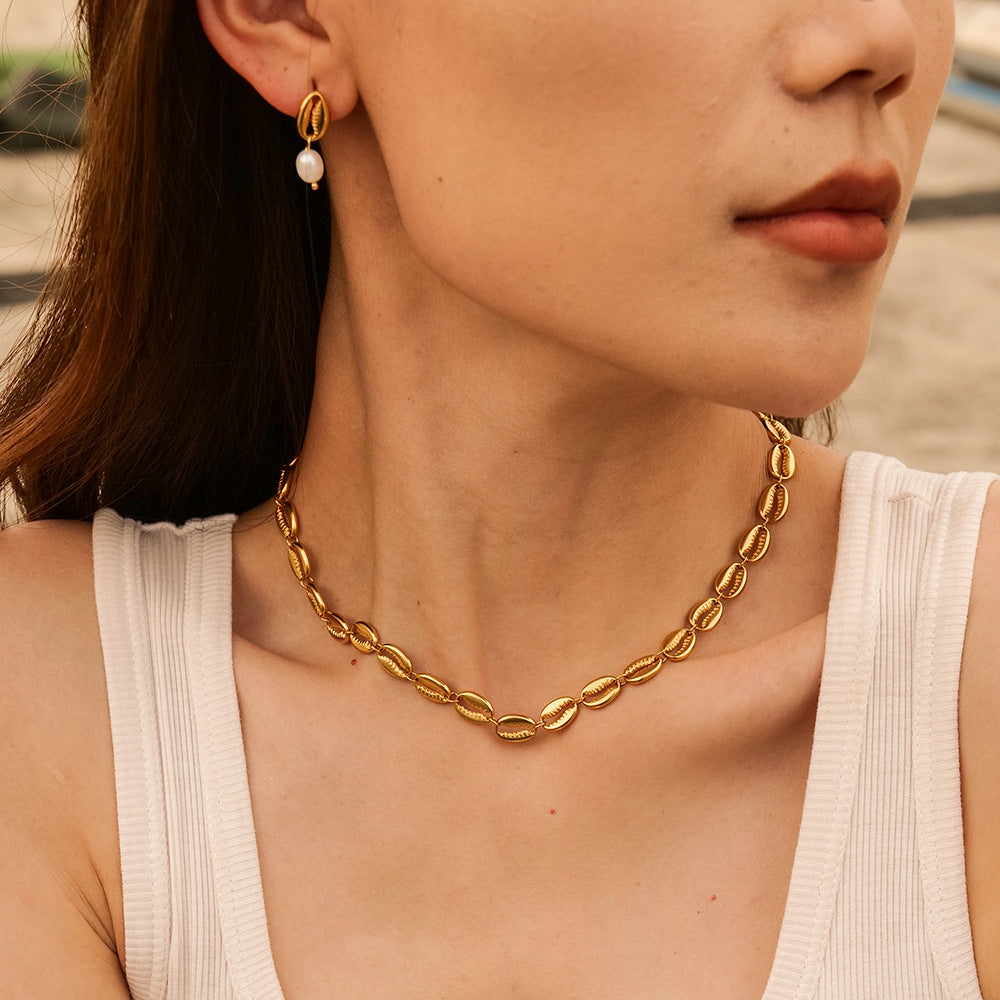 Collier pour femme avec pendentifs coquillages et fermoir réglable en acier inoxydable