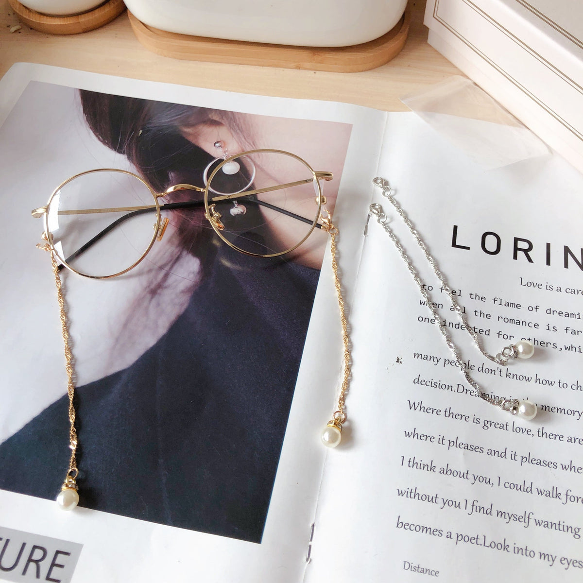 Boucles d'oreilles pendantes élégantes avec perles