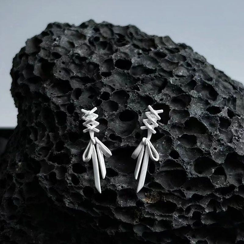 Damen Ohrhänger mit verspieltem Design und elegantem Knoten