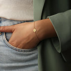 Bracelet délicat à motif floral