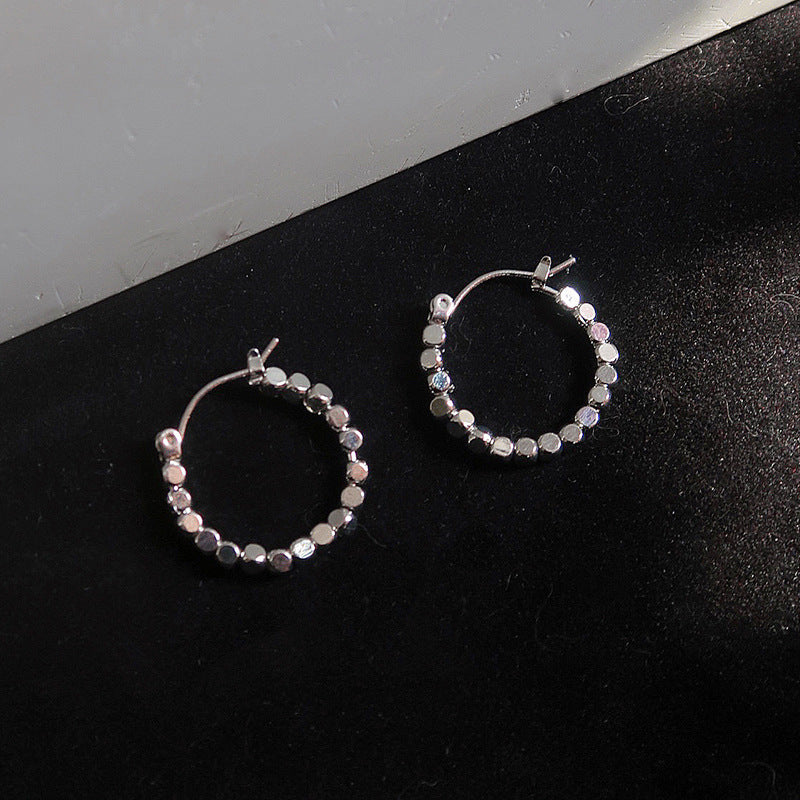 Boucles d'oreilles créoles élégantes avec cristaux étincelants