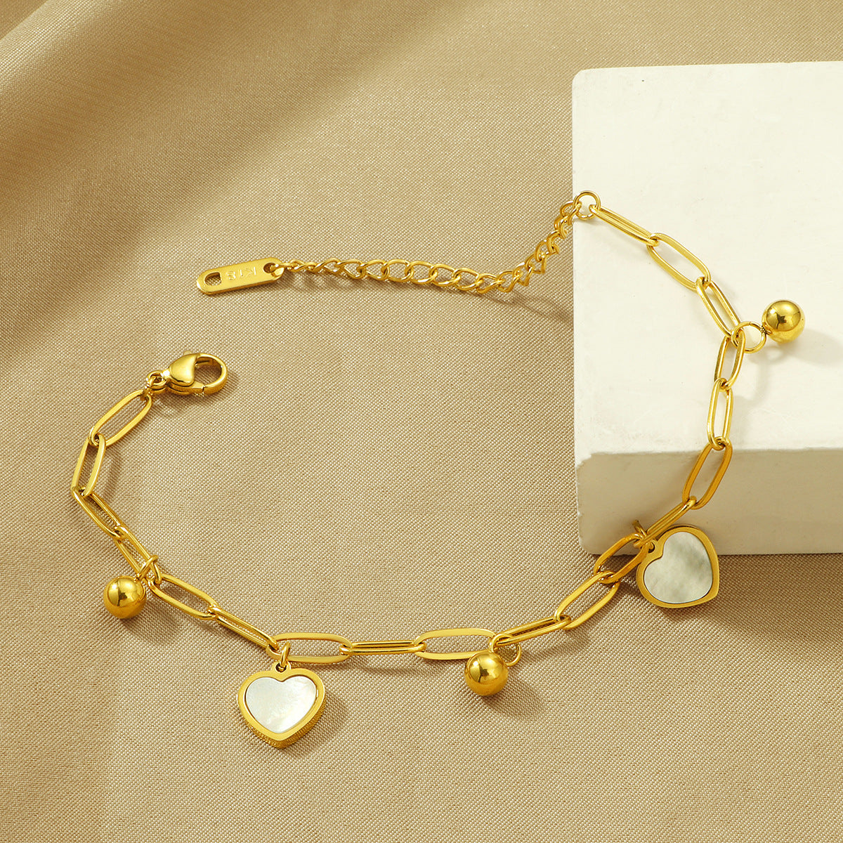Bracelet à breloques en forme de cœur pour femme