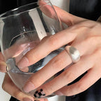 Bague statement large en argent pour femme avec surface polie