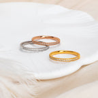 Bague délicate pour femme avec pierres de zircone
