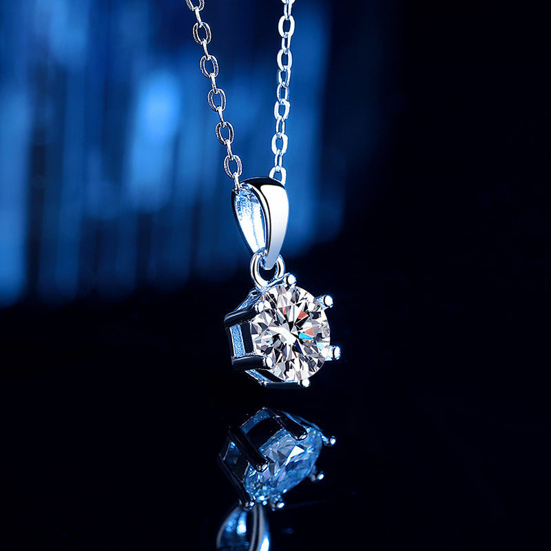 Collier pour femme avec pendentif en zircon étincelant et chaîne fine