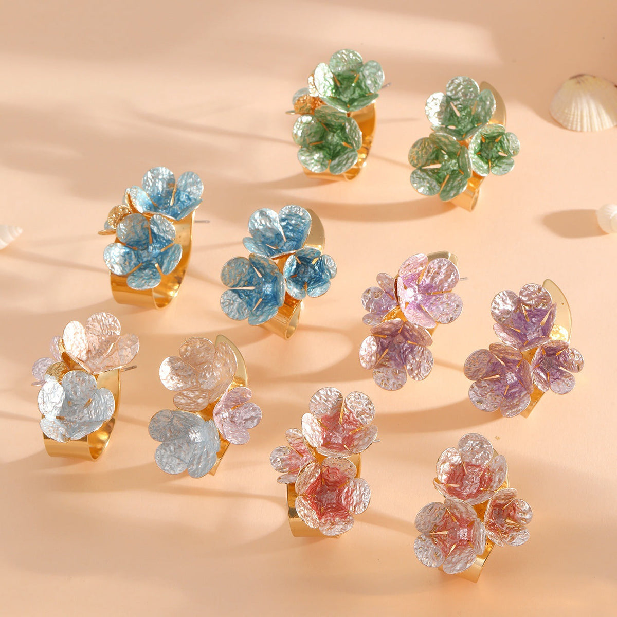 Boucles d'oreilles pour femme motif floral moderne