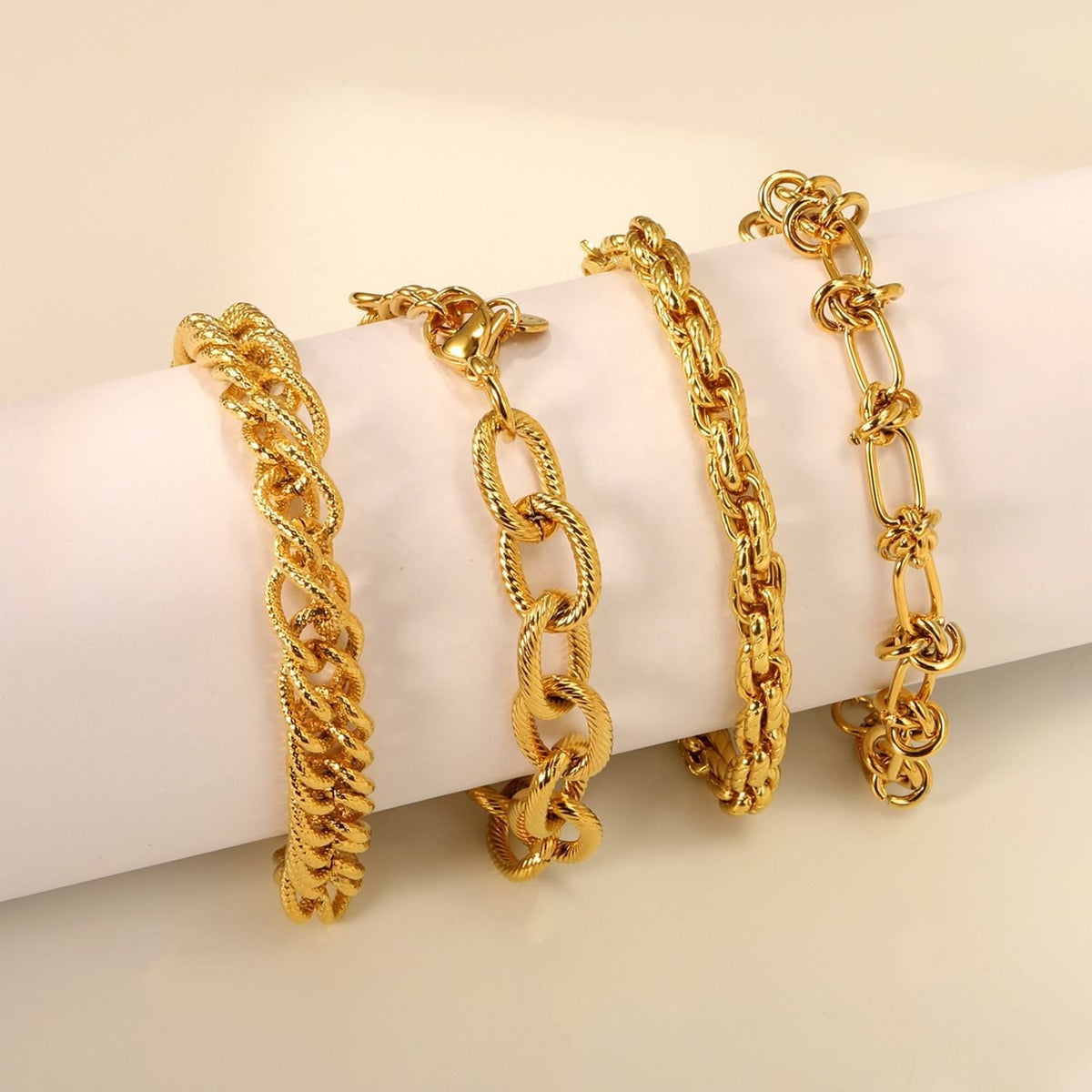 Bracelet pour femme en acier inoxydable plaqué or avec fermoir réglable