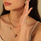 Collier multi-rangs pour femme avec pendentifs colorés