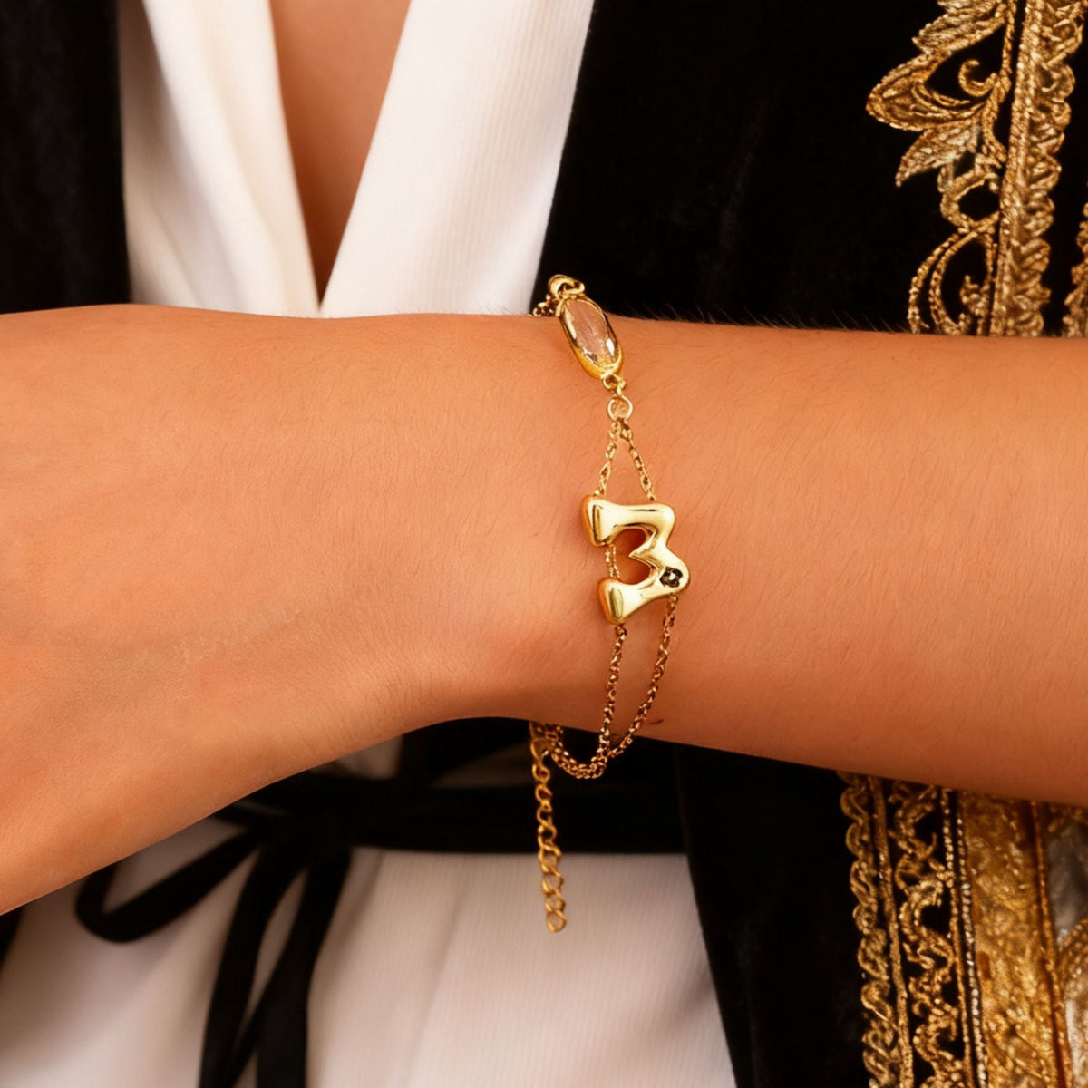 Montre pour femme avec cristal facetté